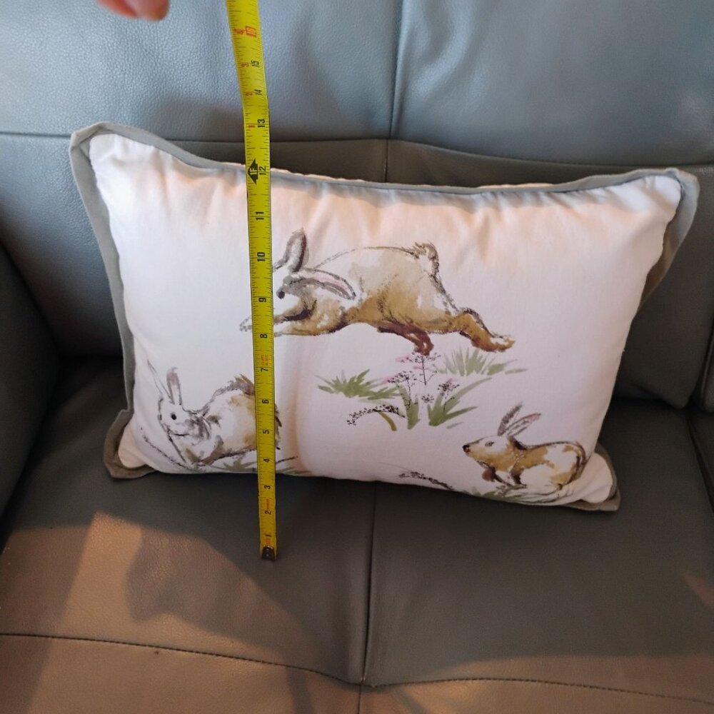 Pottery Barn Easter Bunny Hopping Rabbits Lumbar Pillow Cover w/Insert 16"x12" - Picture 4 of 9